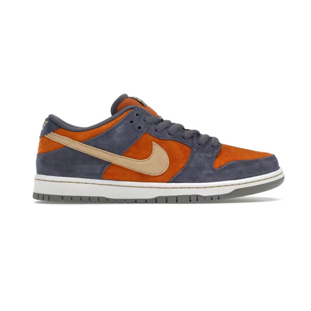 Nike SB Dunk Light Carbon